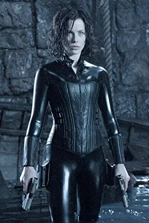 Kate Beckinsale Underworld cool pose in leather holding two guns 24x36 Movie Poster